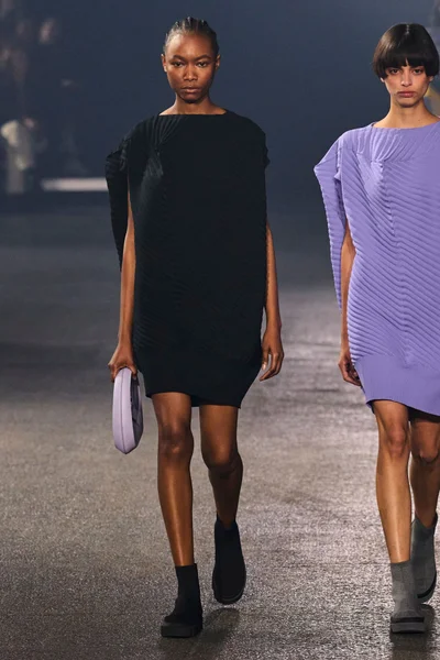 Look 28